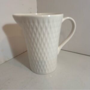 Roscher‎ fine porcelain white basket weave water drink beverage pitcher